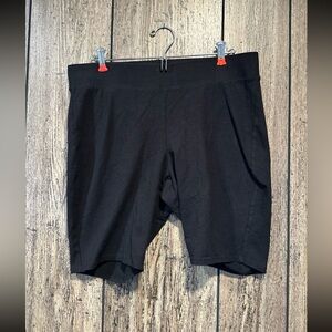 Torrid 9 Inch Signature Waist Bike Short